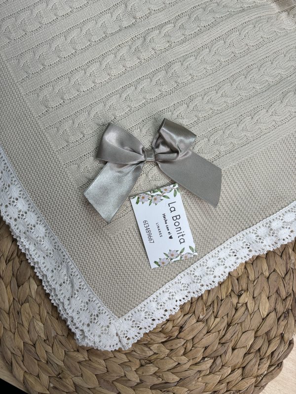 Toca Beige con Puntilla
