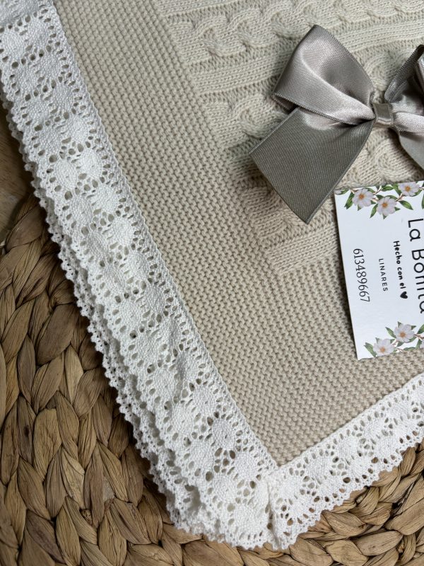 Toca Beige con Puntilla - Imagen 2