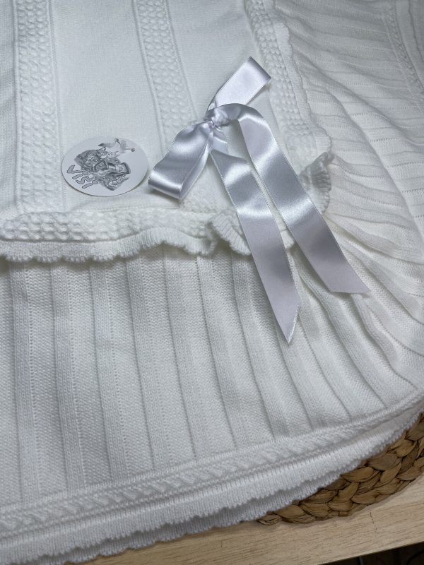 Toca Blanca con Pliegues