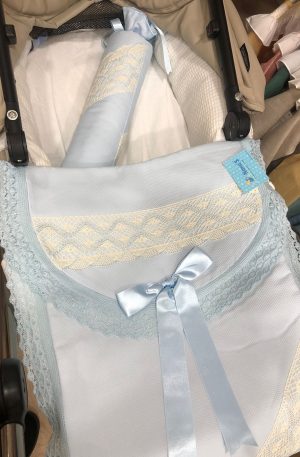 Colcha Bordada con Caramelo Azul